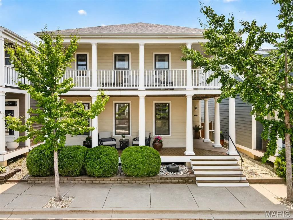 3253 Camp Street, St Charles, MO 63301 — listing photo 1 of 77