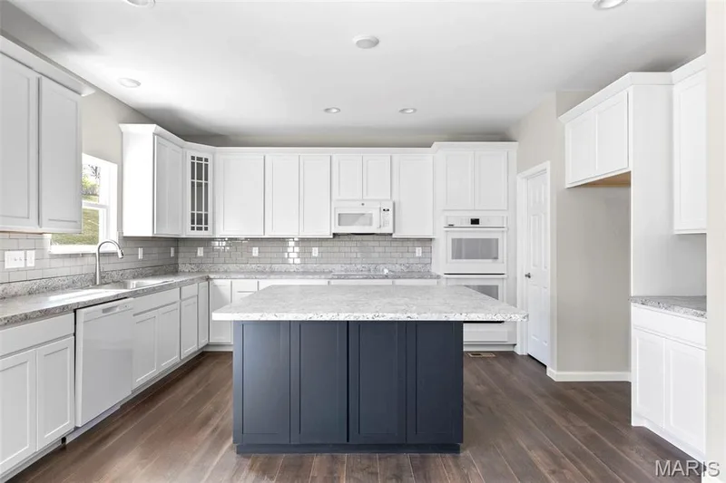2 Hermitage II at Bluestem Estates, Lake St. Louis, MO 63367 — listing photo 17 of 27