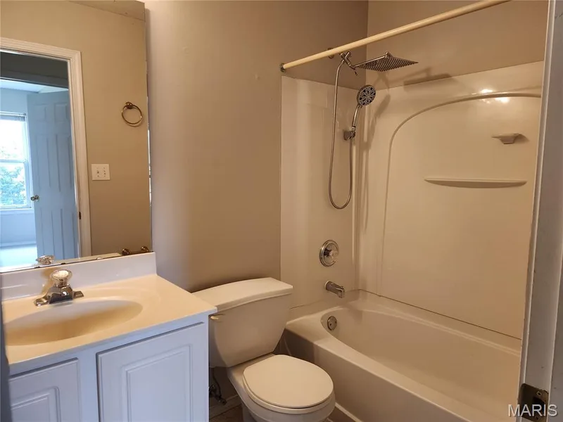 321 Heritage Commons Circle, O'Fallon, MO 63368 — listing photo 18 of 22