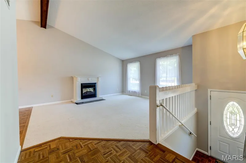 813 Edgewood Drive, Lake St. Louis, MO 63367 — listing photo 3 of 51