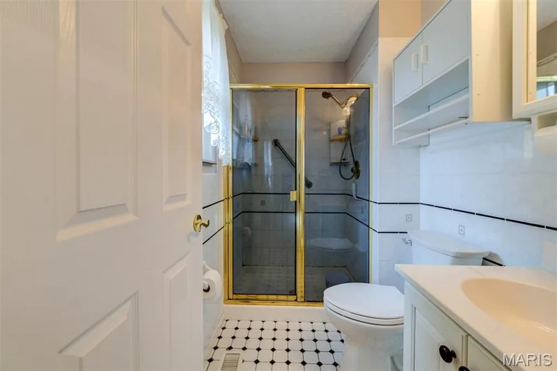 813 Edgewood Drive, Lake St. Louis, MO 63367 — listing photo 22 of 51