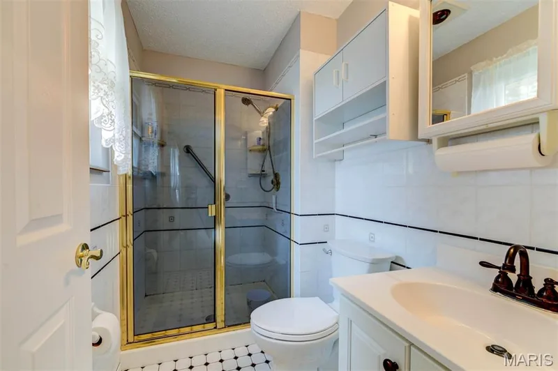 813 Edgewood Drive, Lake St. Louis, MO 63367 — listing photo 23 of 51