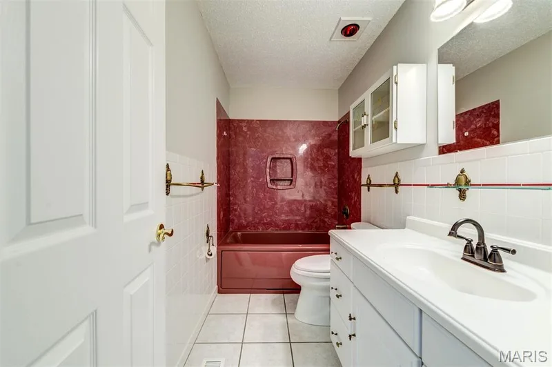 813 Edgewood Drive, Lake St. Louis, MO 63367 — listing photo 26 of 51