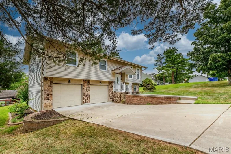 813 Edgewood Drive, Lake St. Louis, MO 63367 — listing photo 49 of 51