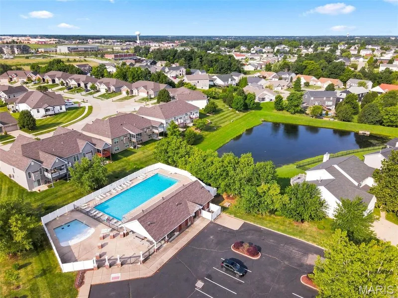 248 Pierce View Circle, Wentzville, MO 63385 — listing photo 4 of 50