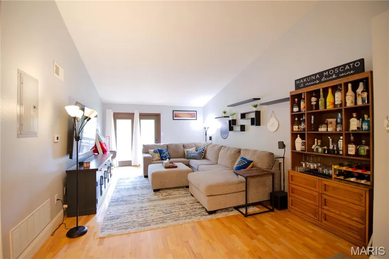 1400 Heritage Landing #304, St Charles, MO 63303 — listing photo 3 of 9