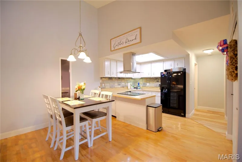 1400 Heritage Landing #304, St Charles, MO 63303 — listing photo 4 of 9