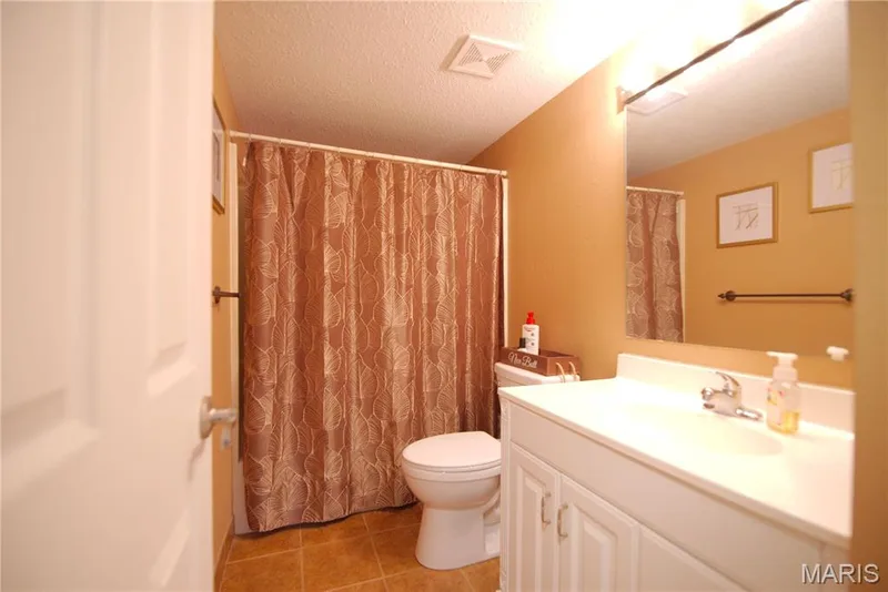 1400 Heritage Landing #304, St Charles, MO 63303 — listing photo 7 of 9