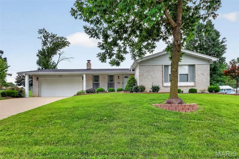 3020 Mockingbird Drive, St Charles, MO 63301 — listing photo 2 of 53