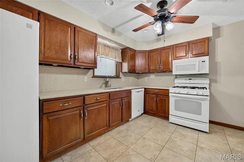 3020 Mockingbird Drive, St Charles, MO 63301 — listing photo 15 of 53