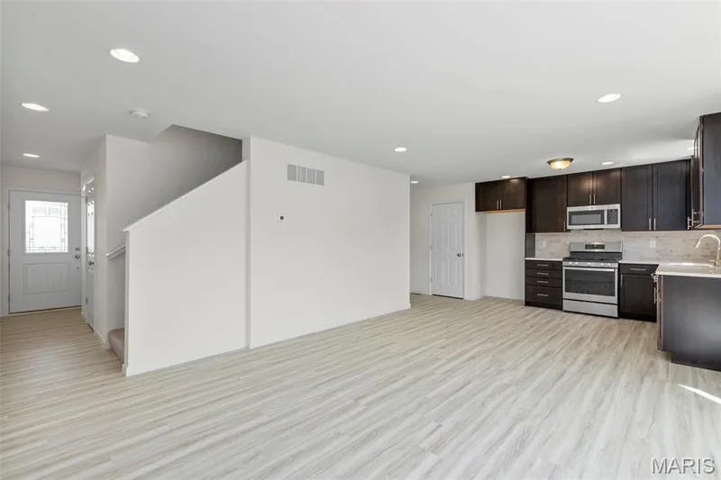 2 Arlington at Post Farms Meadows, O'Fallon, MO 63385 — listing photo 5 of 18