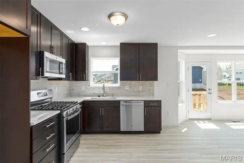 2 Arlington at Post Farms Meadows, O'Fallon, MO 63385 — listing photo 10 of 18