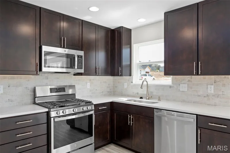 2 Arlington at Post Farms Meadows, O'Fallon, MO 63385 — listing photo 11 of 18