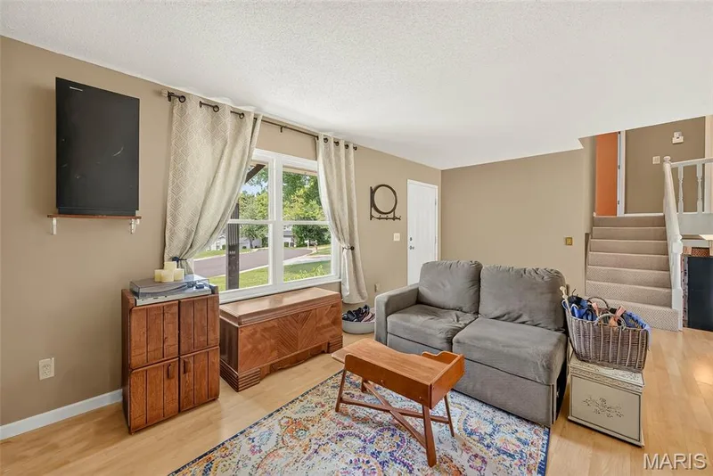 612 Lakewood Drive, Lake St. Louis, MO 63367 — listing photo 4 of 44