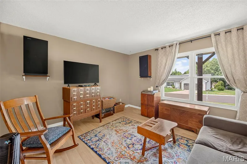 612 Lakewood Drive, Lake St. Louis, MO 63367 — listing photo 5 of 44
