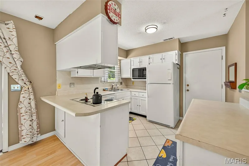 612 Lakewood Drive, Lake St. Louis, MO 63367 — listing photo 9 of 44