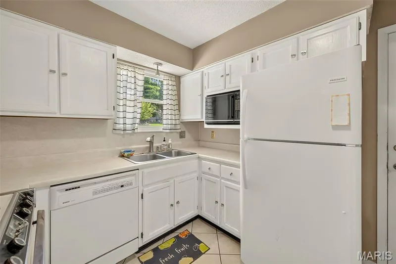 612 Lakewood Drive, Lake St. Louis, MO 63367 — listing photo 11 of 44