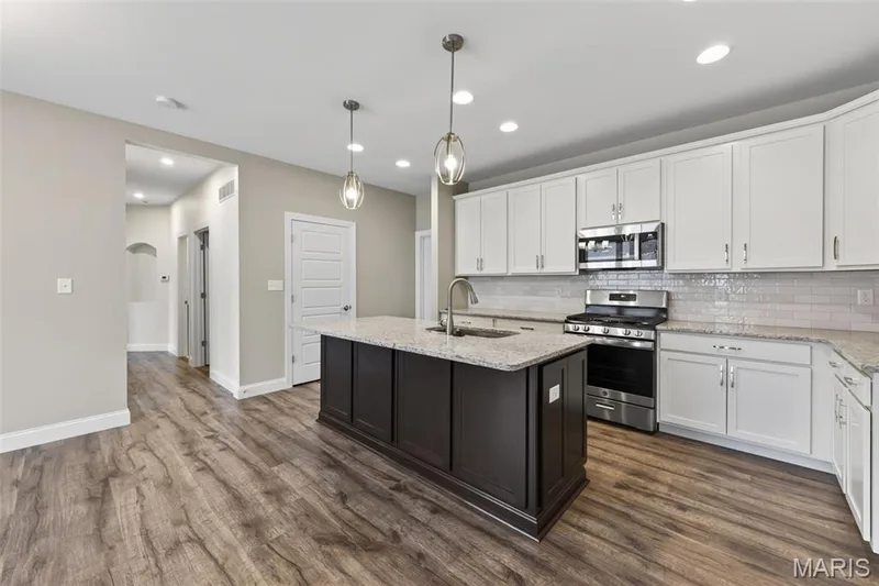 9 Foot Ceilings, Recessed Lighting and Granite Countertops — 146 Haven Ridge Court, Dardenne Prairie, MO 63368