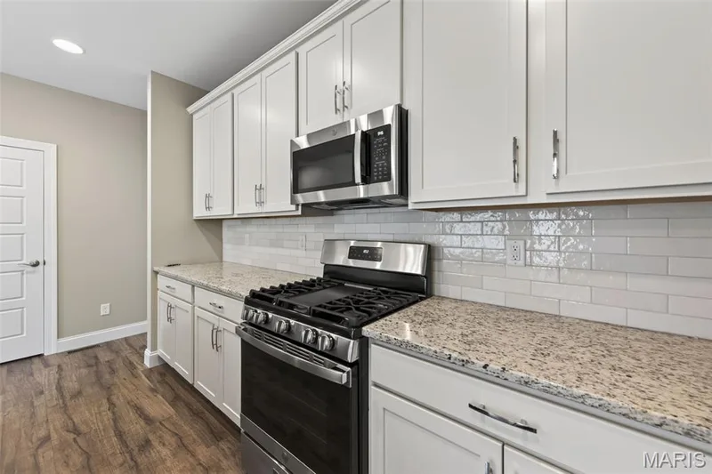 Granite Countertops and Tile Backsplash — 146 Haven Ridge Court, Dardenne Prairie, MO 63368