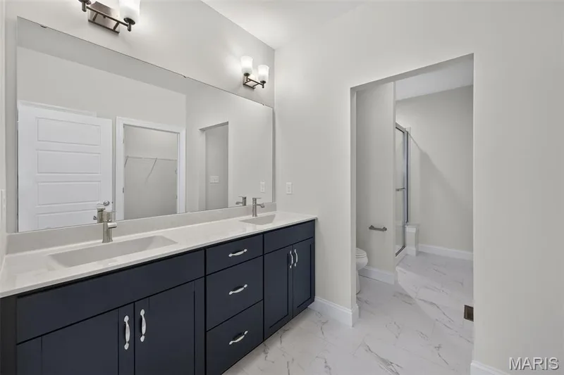 Raised Height Double Bowl Vanity — 146 Haven Ridge Court, Dardenne Prairie, MO 63368