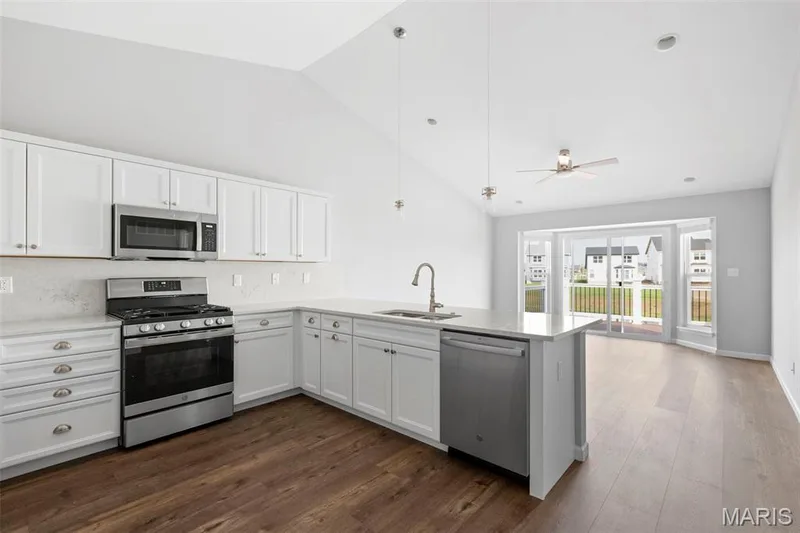 2 Carolina at Post Farms Meadows, O'Fallon, MO 63385 — listing photo 10 of 19