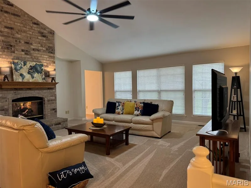 727 Hawk Run Drive, O'Fallon, MO 63368 — listing photo 11 of 57