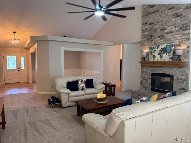 727 Hawk Run Drive, O'Fallon, MO 63368 — listing photo 13 of 57