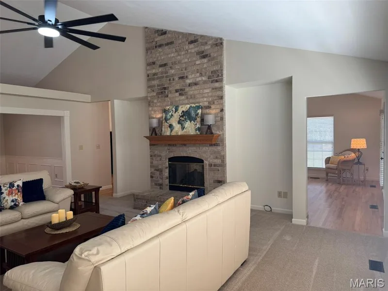 727 Hawk Run Drive, O'Fallon, MO 63368 — listing photo 14 of 57