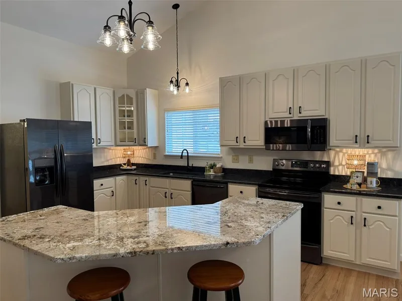 727 Hawk Run Drive, O'Fallon, MO 63368 — listing photo 18 of 57