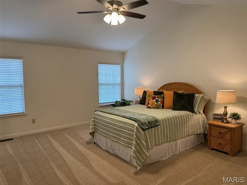 727 Hawk Run Drive, O'Fallon, MO 63368 — listing photo 33 of 57