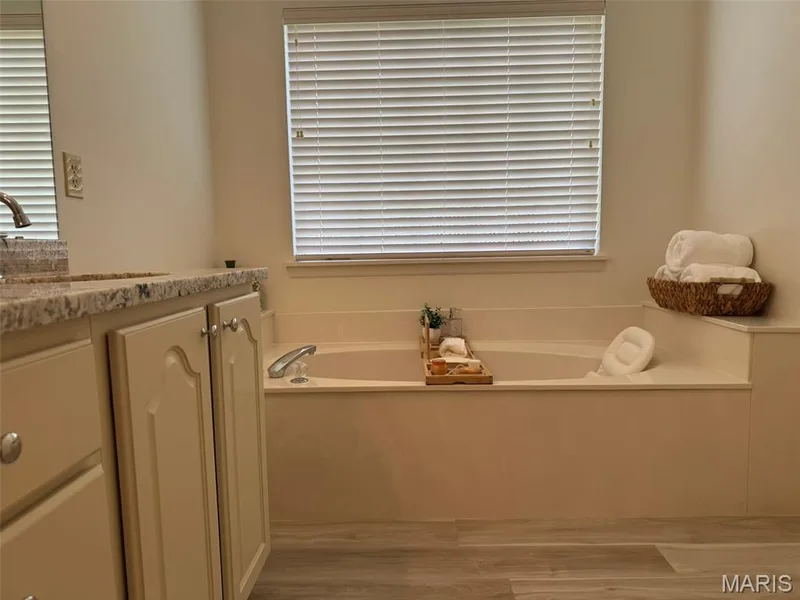 727 Hawk Run Drive, O'Fallon, MO 63368 — listing photo 39 of 57