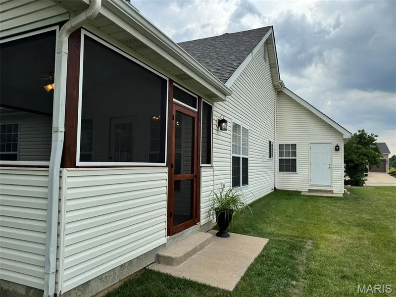 727 Hawk Run Drive, O'Fallon, MO 63368 — listing photo 51 of 57