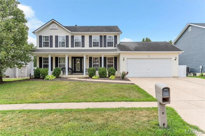 524 Great Oaks Meadow Drive, Wentzville, MO 63385 — listing photo 2 of 51