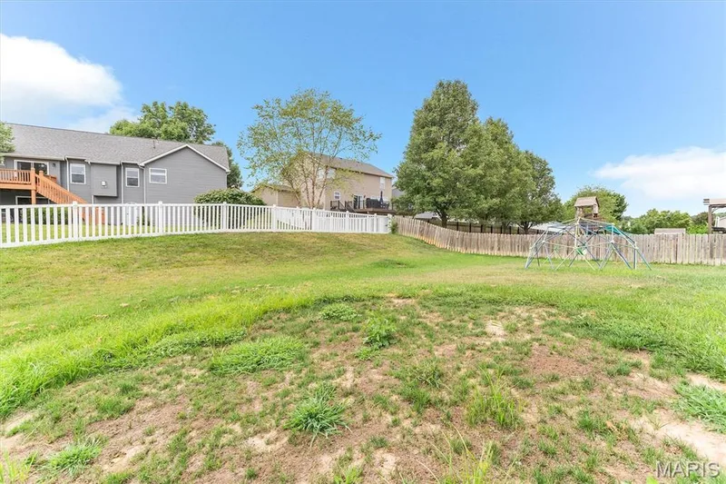 524 Great Oaks Meadow Drive, Wentzville, MO 63385 — listing photo 9 of 51