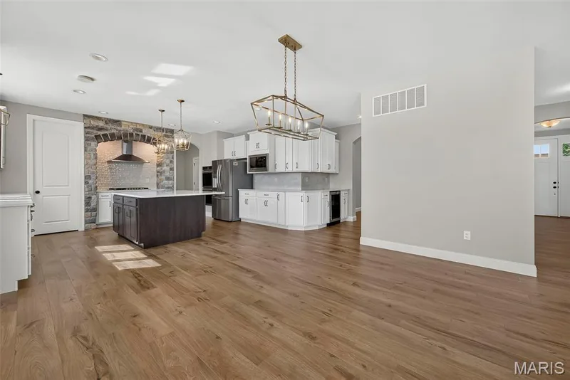 Large Breakfast Room Open to Kitchen — 106 Downview Drive, O'Fallon, MO 63368