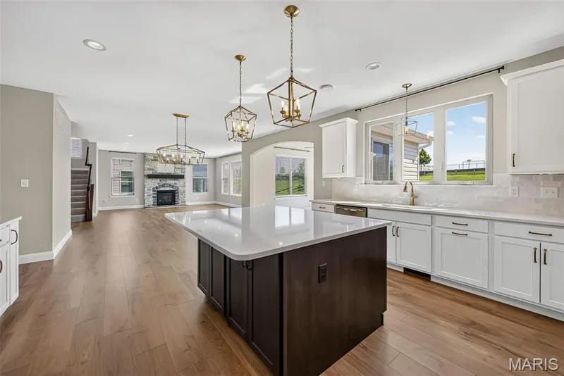 Large Island with Seating Bar in the Kitchen — 106 Downview Drive, O'Fallon, MO 63368