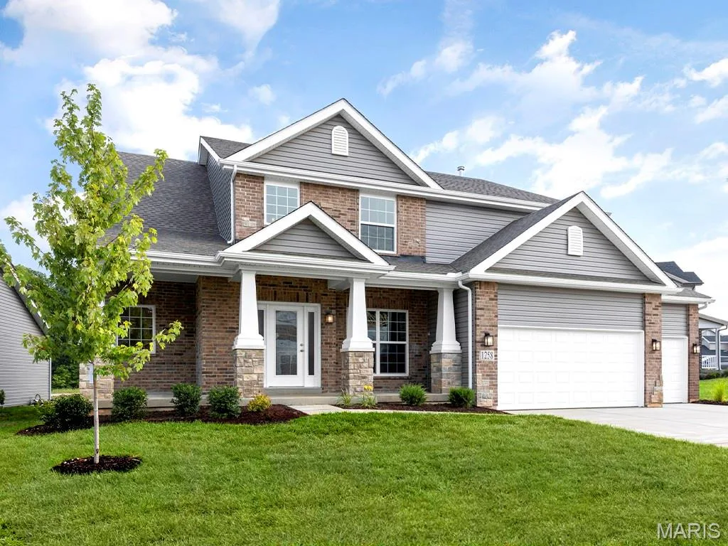 2 Pin Oak at Post Farms Enclave, O'Fallon, MO 63385 — listing photo 1 of 38