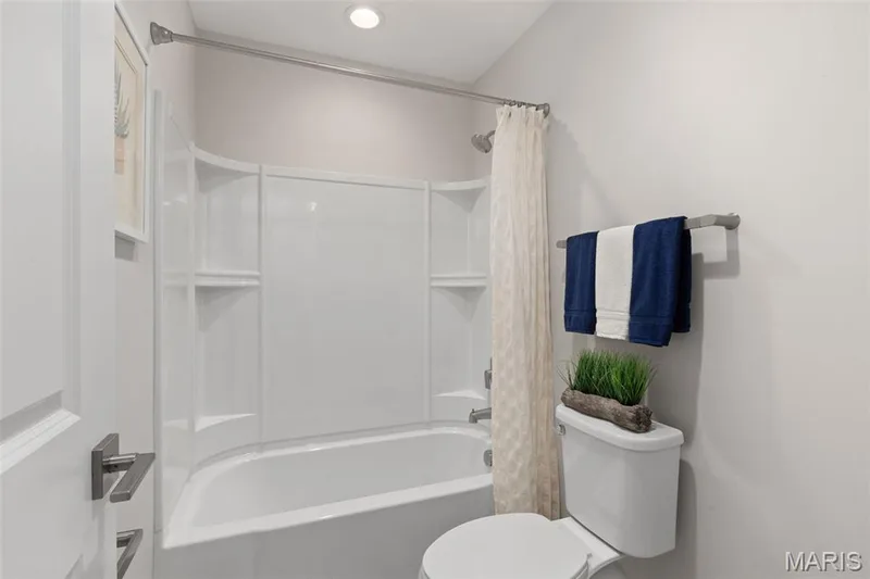 2 Pin Oak at Post Farms Enclave, O'Fallon, MO 63385 — listing photo 33 of 38