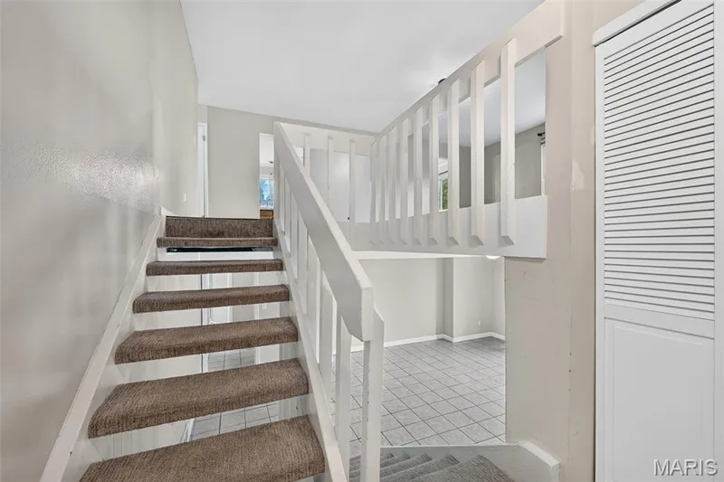 1523 Shadow Lane, St Charles, MO 63303 — listing photo 4 of 44