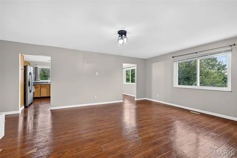 1523 Shadow Lane, St Charles, MO 63303 — listing photo 8 of 44