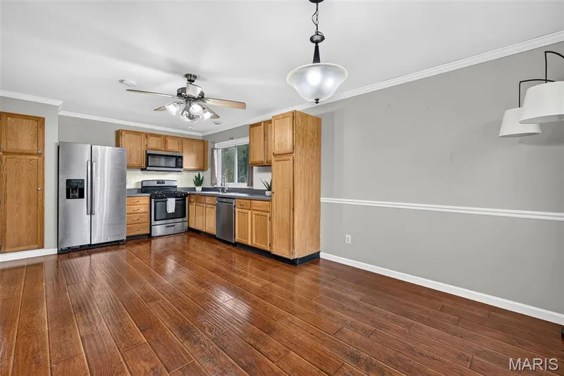 1523 Shadow Lane, St Charles, MO 63303 — listing photo 11 of 44