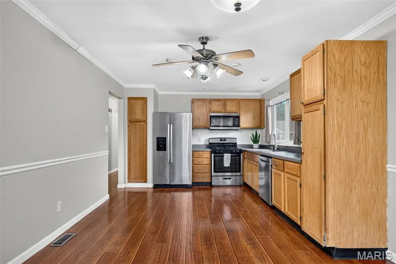 1523 Shadow Lane, St Charles, MO 63303 — listing photo 12 of 44