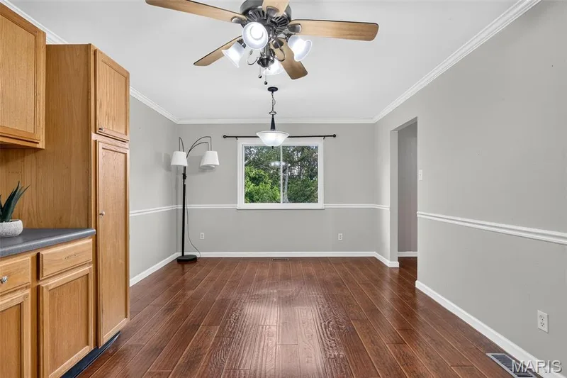1523 Shadow Lane, St Charles, MO 63303 — listing photo 10 of 44