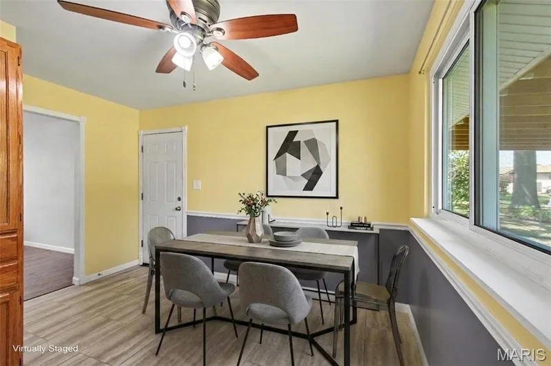 Virtually staged - yep, another lighted ceiling fan keeps meal time comfortable! — 39 Oxbow Road, St Peters, MO 63376