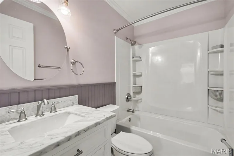 Fully updated shared bath with crown moulding in the hallway! — 39 Oxbow Road, St Peters, MO 63376