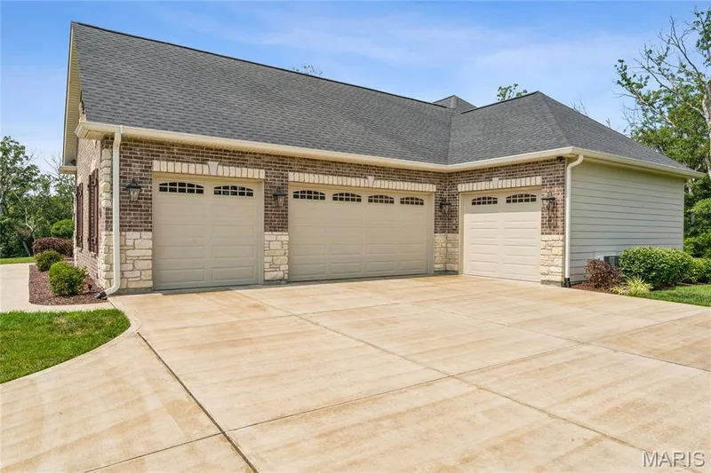 4 Car Garage — 5 Timberdel Place, Foristell, MO 63348