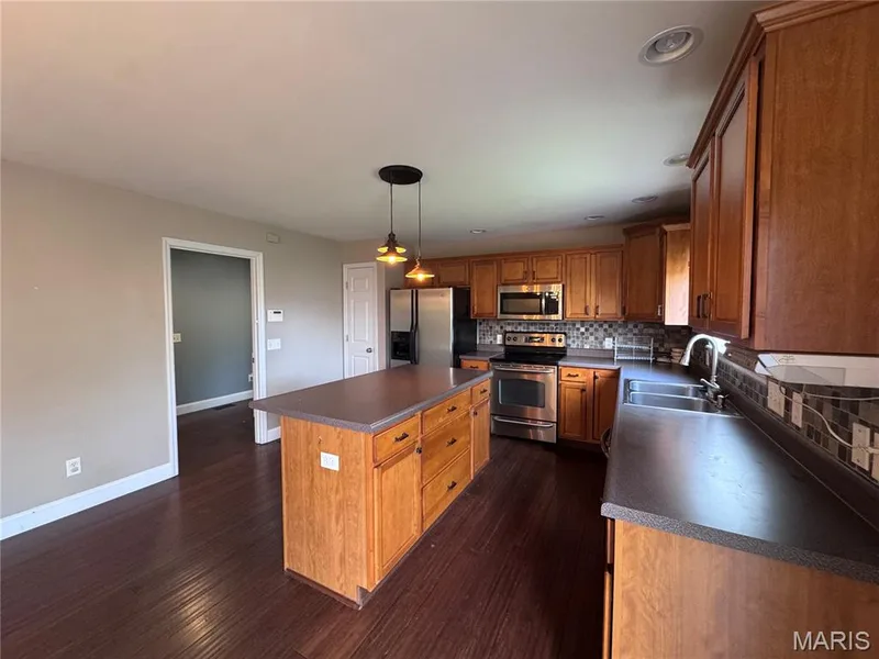 122 Pine Needle Drive, Wentzville, MO 63385 — listing photo 9 of 18