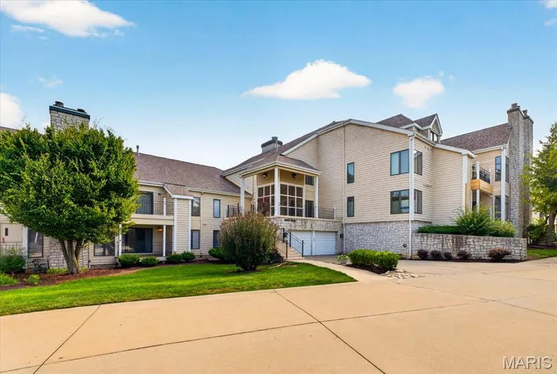 1608 Lake Knoll Drive #1A, Lake St. Louis, MO 63367 — listing photo 37 of 40