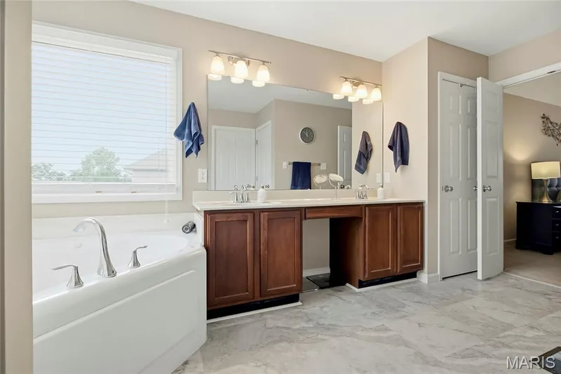 407 English Manor Drive, Wentzville, MO 63385 — listing photo 21 of 49