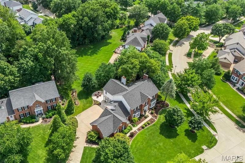 1803 Autumn Glen Court, Chesterfield, MO 63017 — listing photo 2 of 56